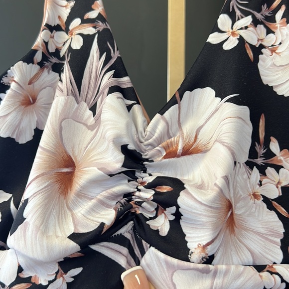 Lehua Lole Custom Ordered Hibiscus Scrunched Sports Bra Top size Medium/Large - Picture 3 of 6